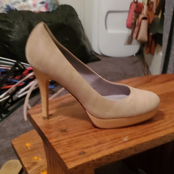 Pumps - Picture 3 of 3